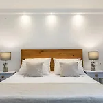 Apartment Kyklamino - Sea View, Quietly Defined