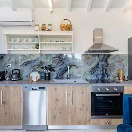 Kyklamino - Sea View, Quietly Defined *