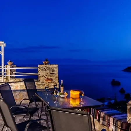 Kyklamino - Sea View, Quietly Defined Apartament *