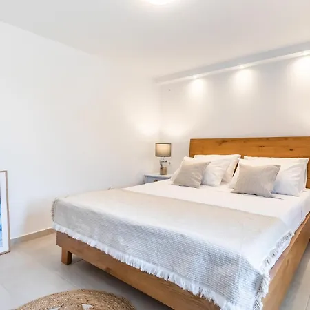 Kyklamino - Sea View, Quietly Defined