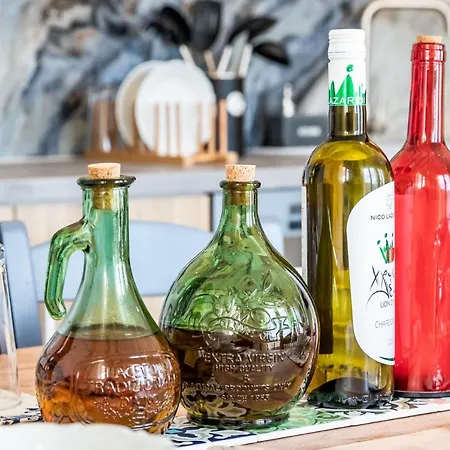 Kyklamino - Sea View, Quietly Defined