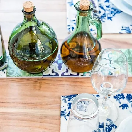 Kyklamino - Sea View, Quietly Defined