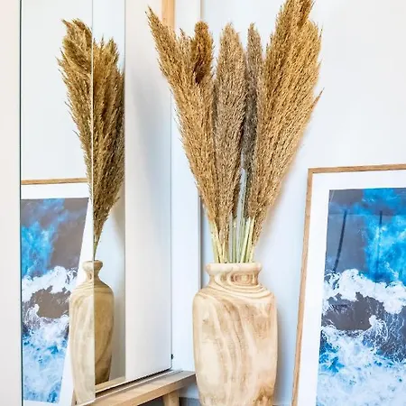 Kyklamino - Sea View, Quietly Defined *